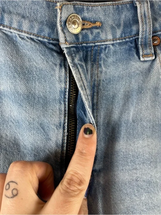 American Eagle Dreamy Drape Low Rise Flare Leg Jeans in Blue - Picture 5 of 14